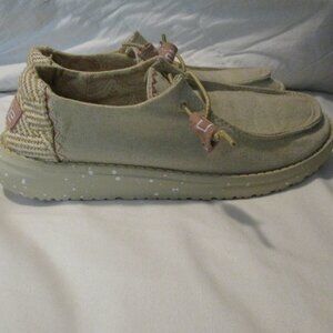 Hey Dudes Wendy Chambray Grasscloth - pink & tan  size 5